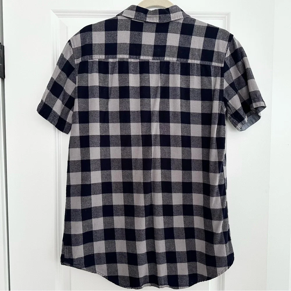 Navy Blue & Grey Buffalo Plaid Checkered Flannel Short Sleeve Button Down Shirt